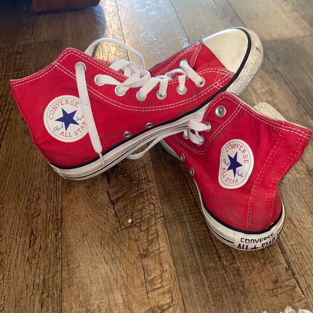 Red converse womens 7.5